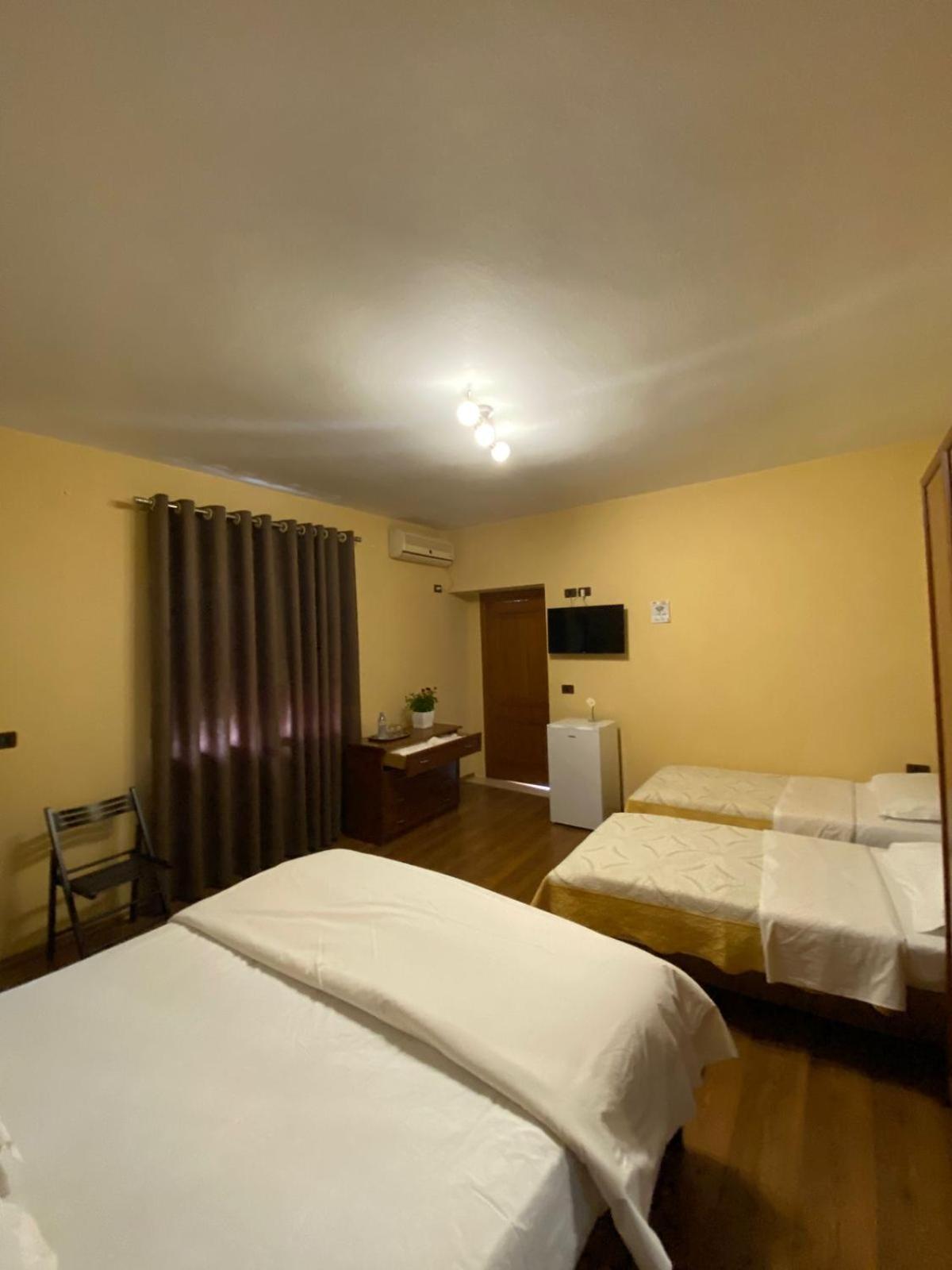 Vila Haznedari-City Center Berat Extérieur photo